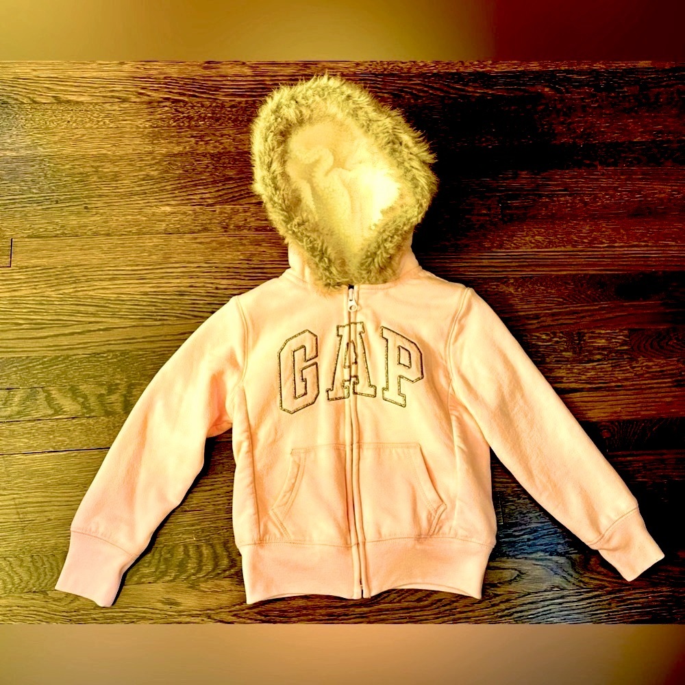 GapKids pink full zip Sherpa lined hoodie. Size XS (4-5 yrs) pink faux fur.